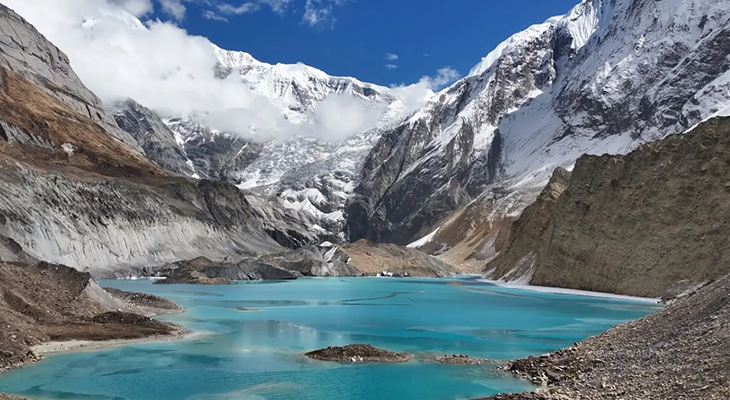 Trekking Annapurna Base Camp route and mountain panorama