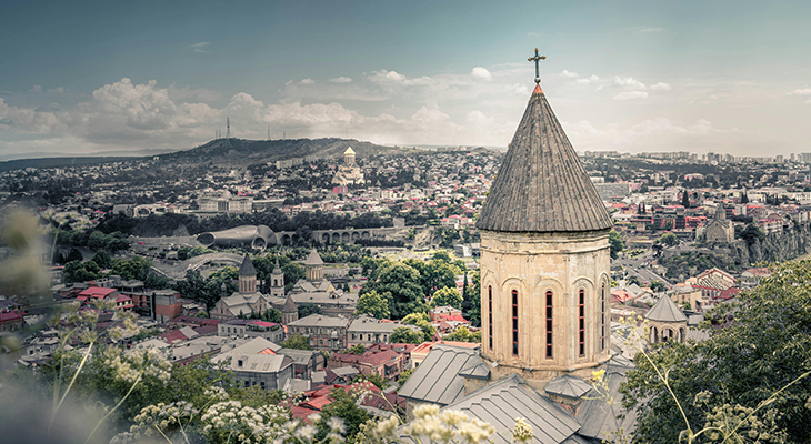 Map of inexpensive romantic weekend getaways in Georgia highlighting mountains, beaches, and city escapes