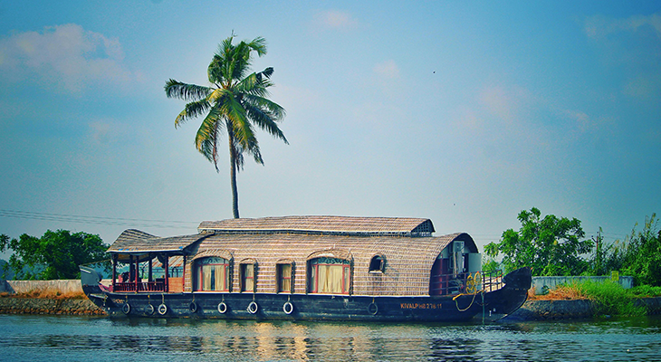 Kerala trip from Bangalore—Alleppey houseboat on Vembanad Lake at sunset